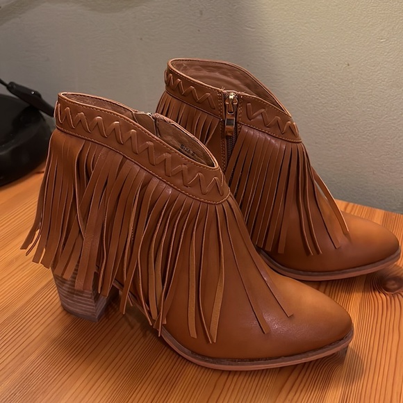 Beast Ankle Fringe Boots size 8 - Picture 1 of 10